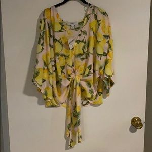 Lemon Print Toe Front Crop